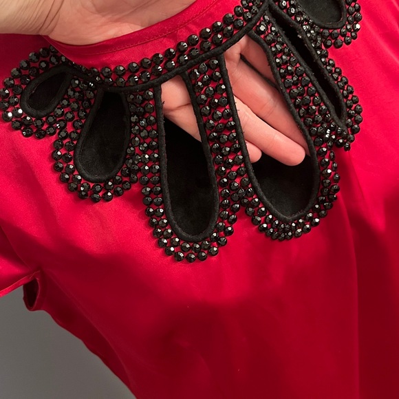 Elegant Red Satin Top with Black Beaded Detail - Picture 4 of 6